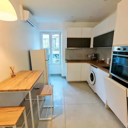 2 à 4 Pers *
