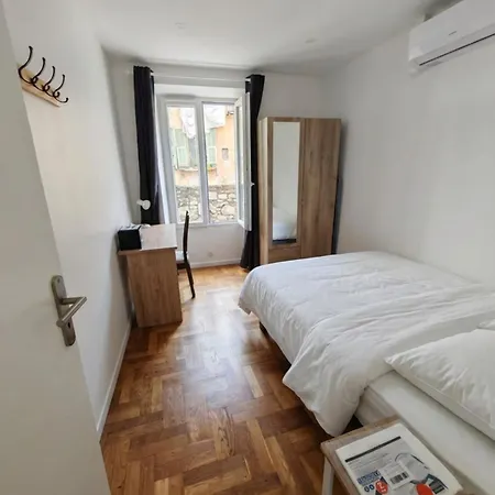 Appartamento 2-bedroom In Sleeps 4