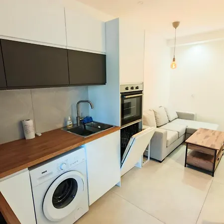 2-bedroom In Sleeps 4